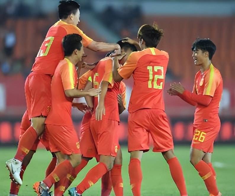 喜讯！四支德甲俱乐部本月已同意在夏窗扎堆官宣签下五位国足主力，值得期待